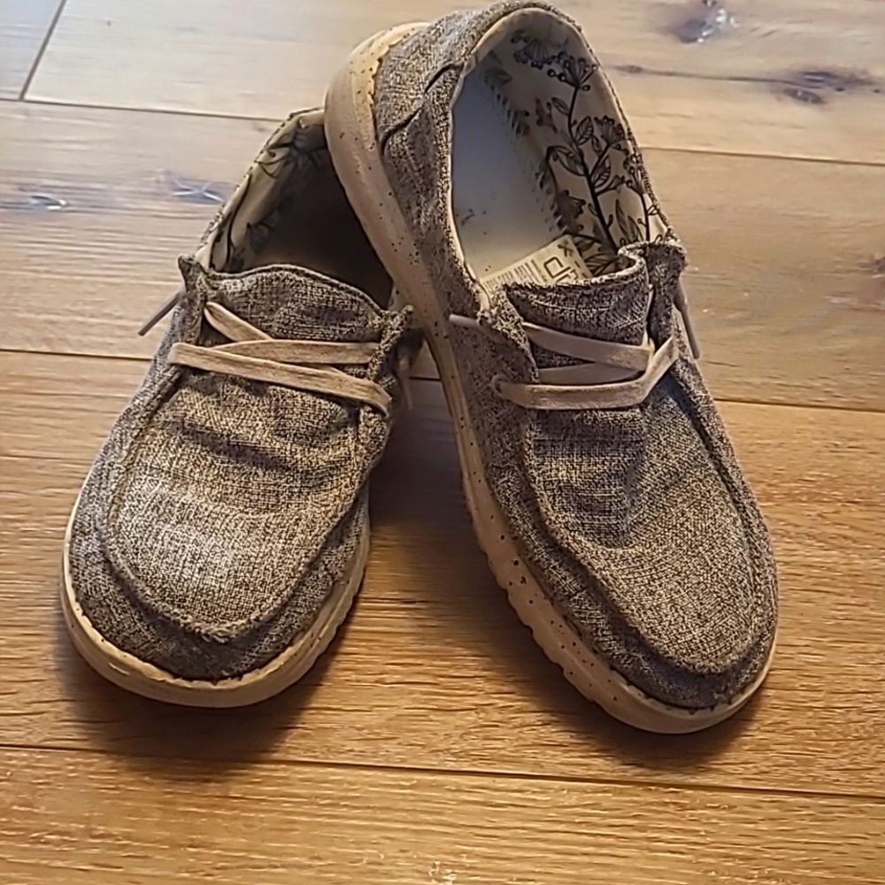 Hey dude size 7 Wendy shoes linen gray boho slip on comfy cozy y2k
